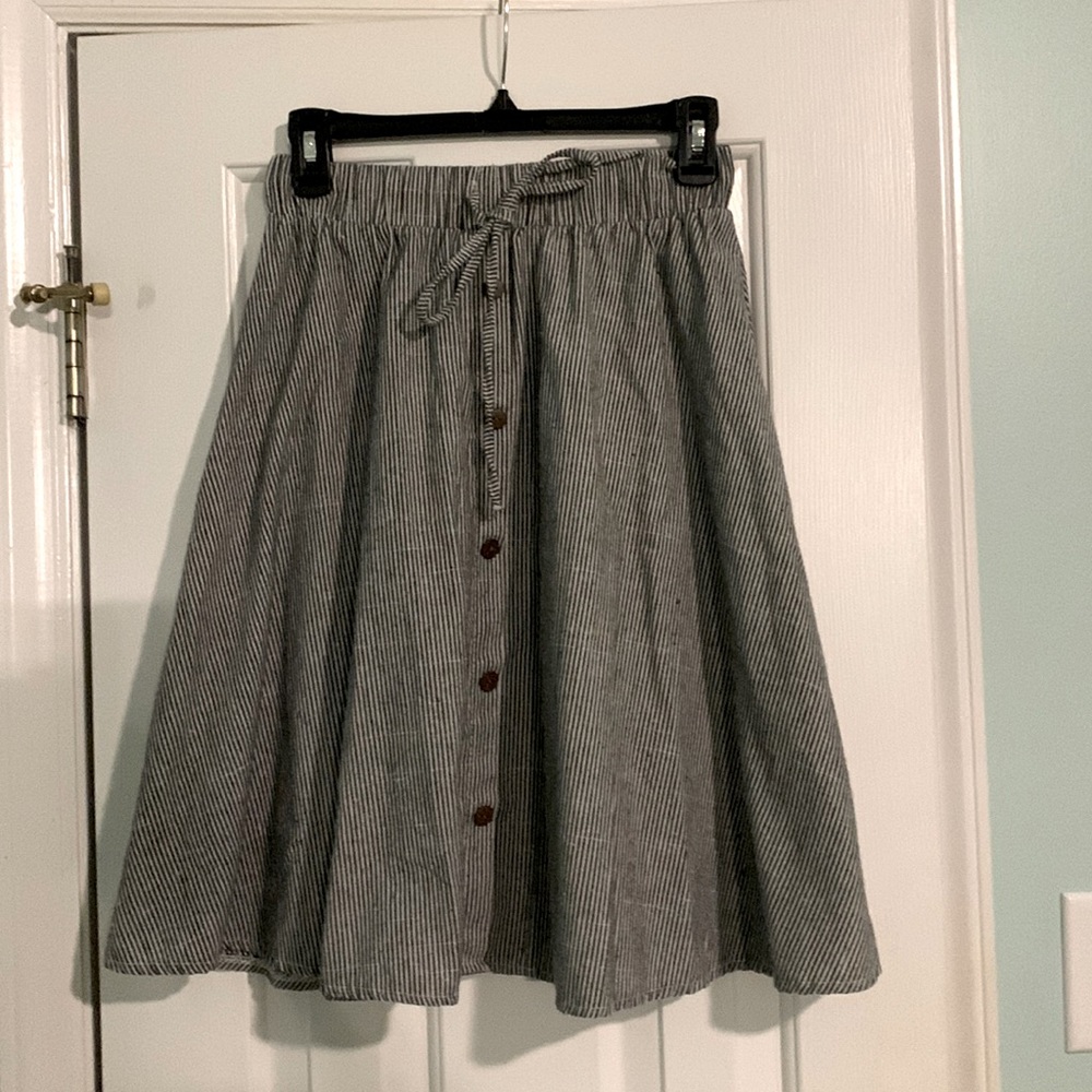 Gray striped skirt, size medium (runs a little small)